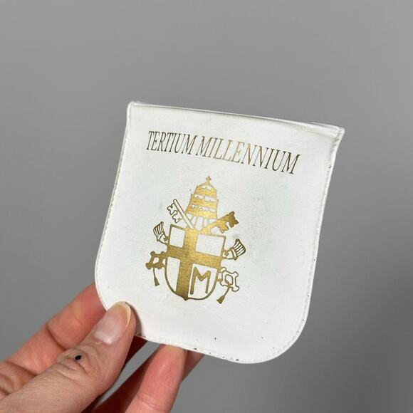 Catholic Rosary Brown Wooden Beaded Silver Tone Crucifix Jesus Cross Necklace - Picture 9 of 9